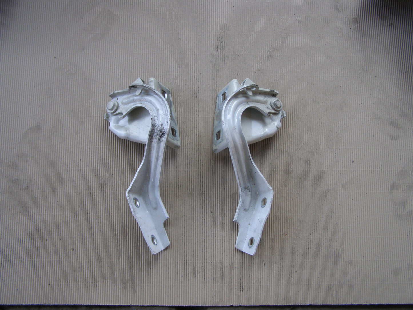 Zawias maski od 14r. DUCATO, BOXER i JUMPER