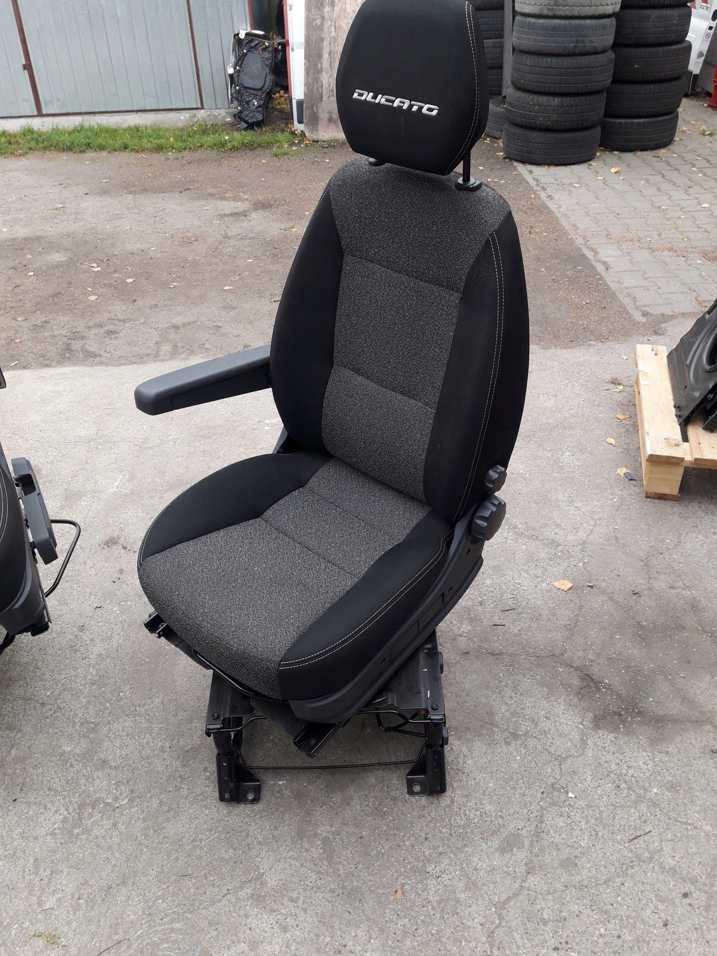 Komplet foteli obrotowych do kampera DUCATO, BOXER i JUMPER